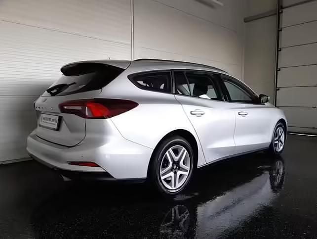 Gebraucht Ford Focus 120 PS (88 kW) 2022 Moondustsilbermetallic Kombi