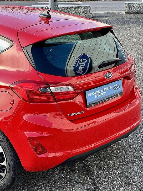 Gebraucht Ford Fiesta Cool & Connect 75 PS (55 kW) 2020 Rot Limousine
