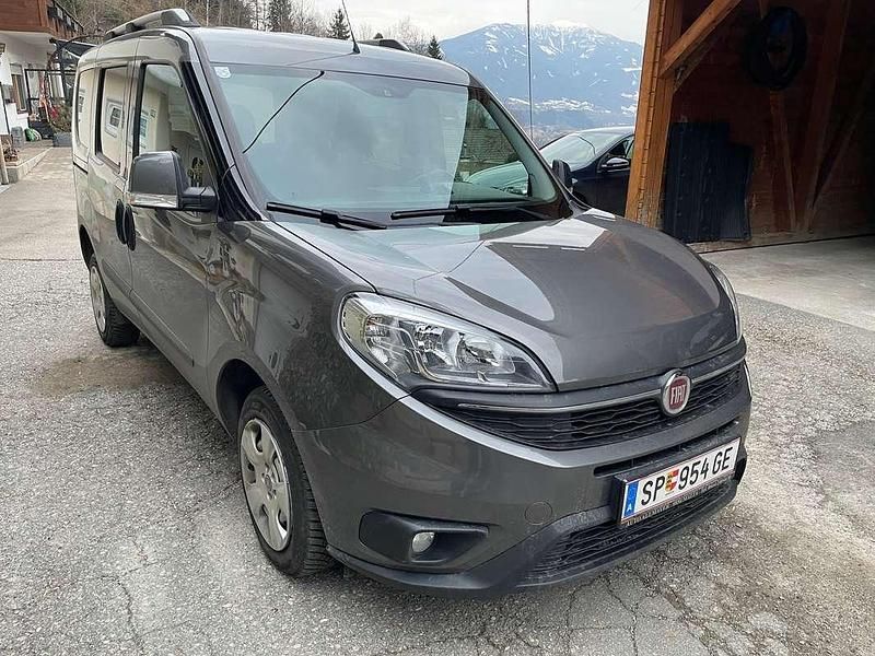 Gebraucht Fiat Doblò Lounge 95 PS (69 kW) 2016 Grau Van / Kleinbus