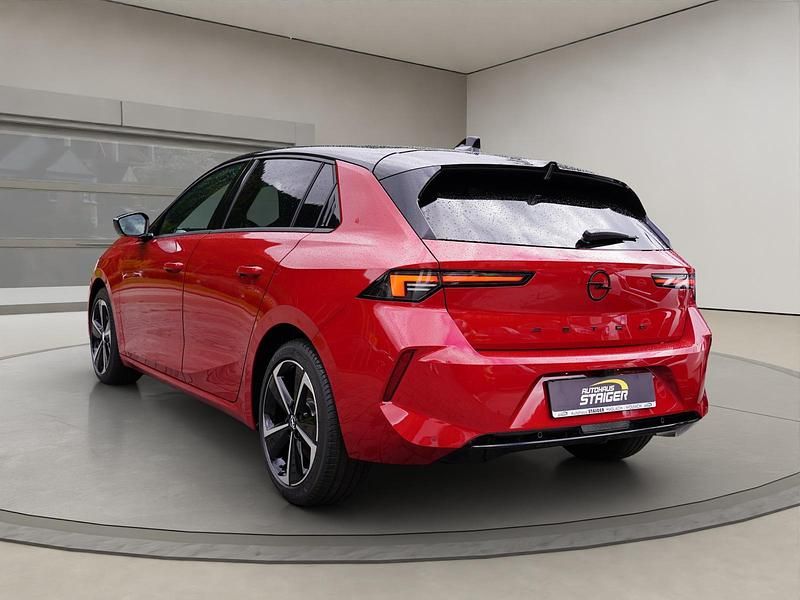 Gebraucht Opel Astra 131 PS (96 kW) 2024 Rot Limousine