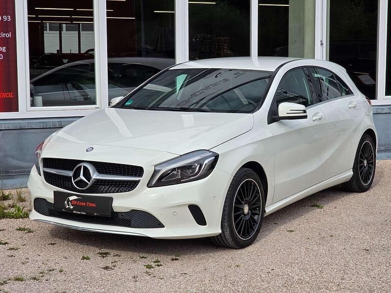 Gebraucht Mercedes A160 102 PS (75 kW) 2016 Weiß Kleinwagen