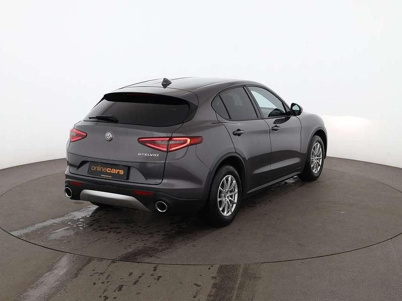 Gebraucht Alfa Romeo Stelvio 150 PS (110 kW) 2017 Grau SUV