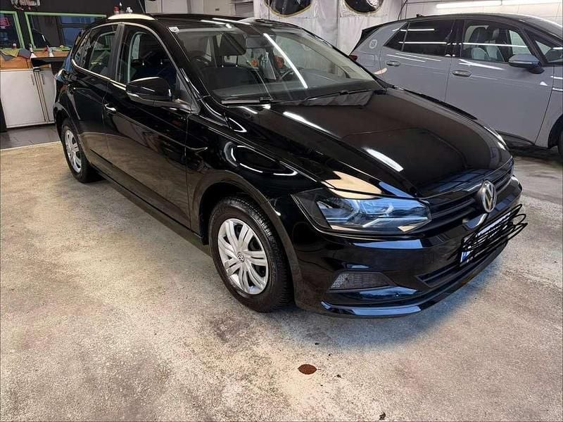 Gebraucht VW Polo 65 PS (47 kW) 2018 Schwarz Kleinwagen