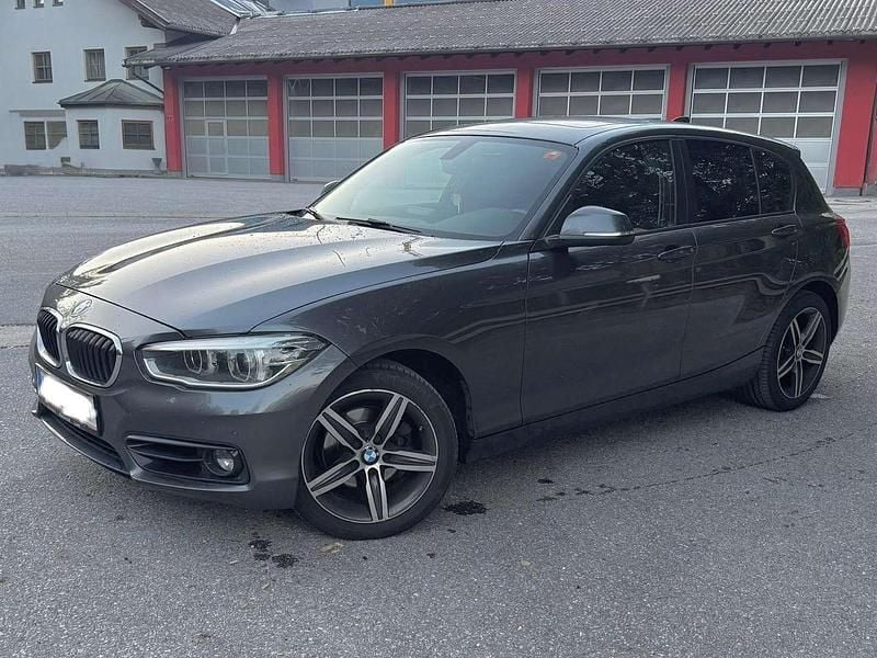 Grau Gebraucht 2018 BMW 120 Kleinwagen | € 16.250 (Fairer Preis) - Bild 1/4