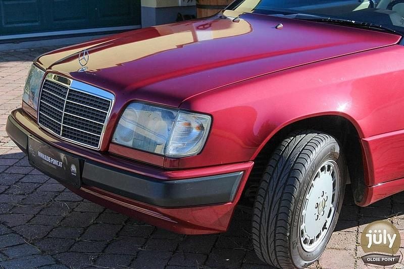 Gebraucht Mercedes 230 132 PS (97 kW) 1988 Rot Coupé