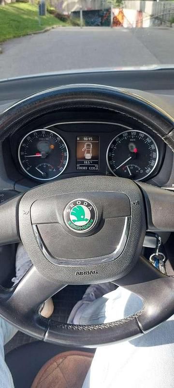 Gebraucht Skoda Octavia Active 105 PS (77 kW) 2013 Kombi