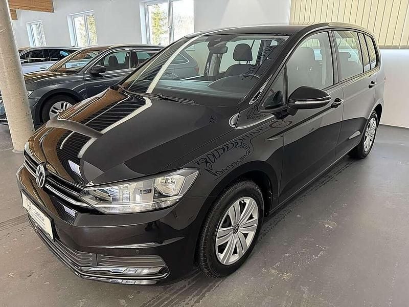 Gebraucht VW Touran 122 PS (89 kW) 2023 Schwarz Van / Kleinbus