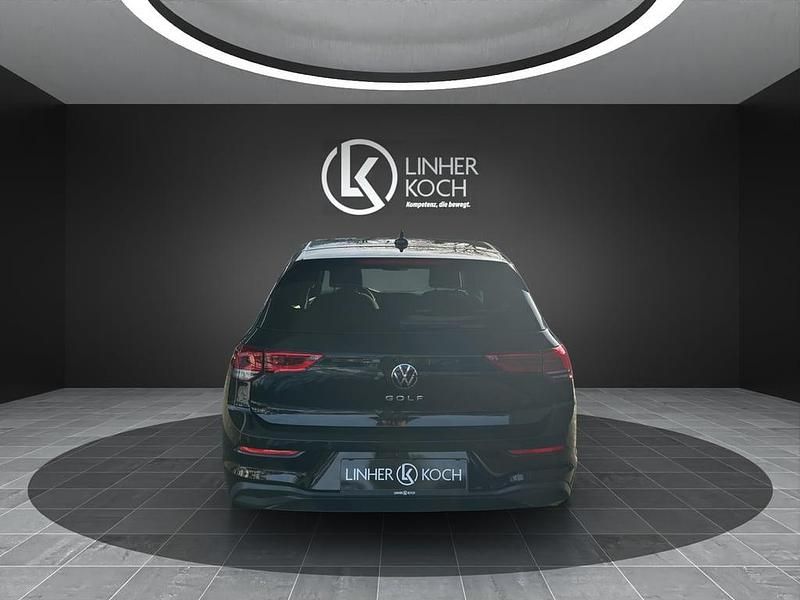 Gebraucht VW Golf VII Life 150 PS (110 kW) 2021 Schwarz  metallicperleffektno Limousine