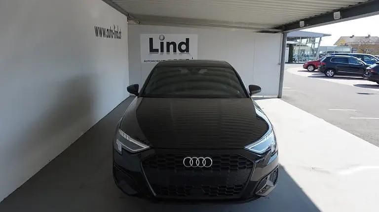 Gebraucht Audi A3 Ambiente 110 PS (80 kW) 2022 Schwarz  normal Limousine