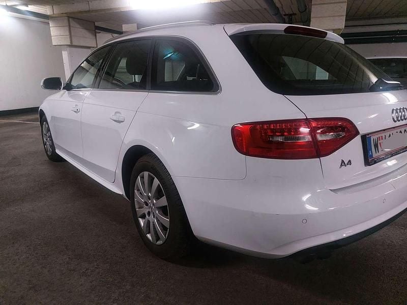 Gebraucht Audi A4 120 PS (88 kW) 2012 Weiß Kombi