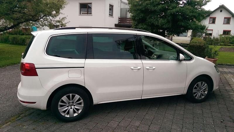 Gebraucht VW Sharan Comfortline 140 PS (102 kW) 2010 Weiß Van / Kleinbus