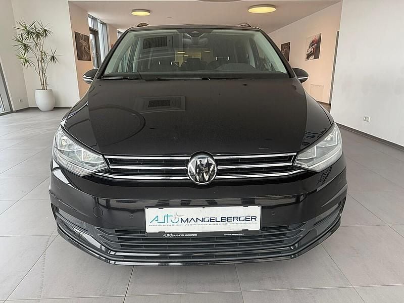 Gebraucht VW Touran Comfortline 150 PS (110 kW) 2023 Deep black perlleffekt Van / Kleinbus