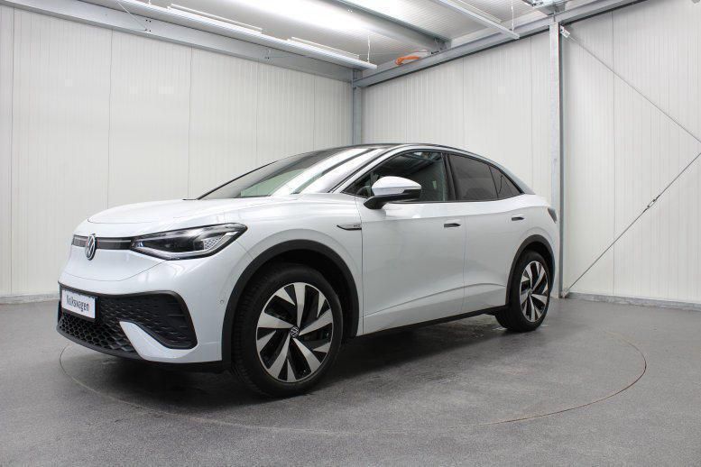 Weiß Gebraucht 2022 VW ID.5 Pro Performance SUV | € 42.818 - Bild 1/4