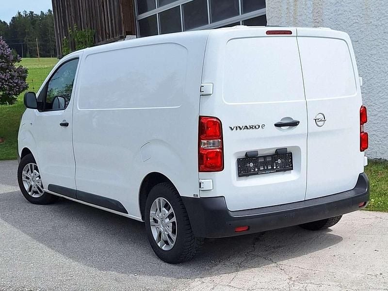 Weiß Gebraucht 2021 Opel Vivaro-e Combi Van | € 19.950 (Superpreis) - Bild 1/4