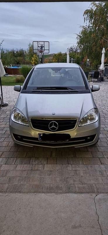 Gebraucht Mercedes A180 109 PS (80 kW) 2010 Silber Limousine