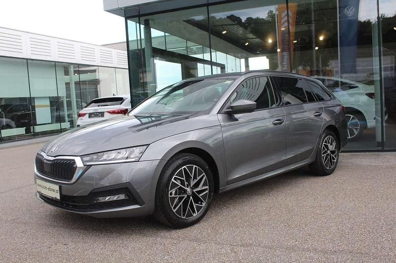 Mittelgrau metallic Gebraucht 2024 Skoda Octavia Ambition Kombi | € 31.990 - Bild 1/4