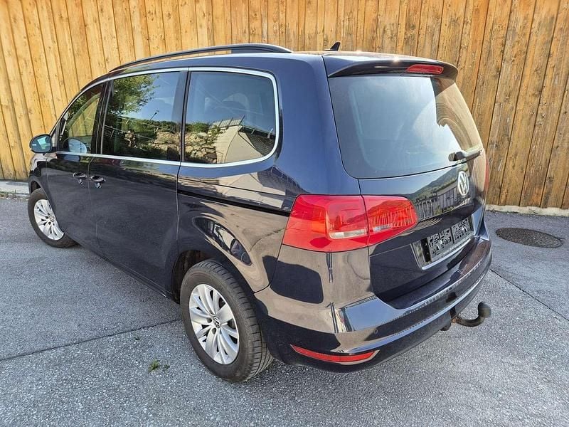 Gebraucht VW Sharan Comfortline 140 PS (102 kW) 2014 Blau Van / Kleinbus