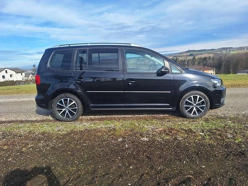 Gebraucht VW Touran Highline 105 PS (77 kW) 2013 Van / Kleinbus