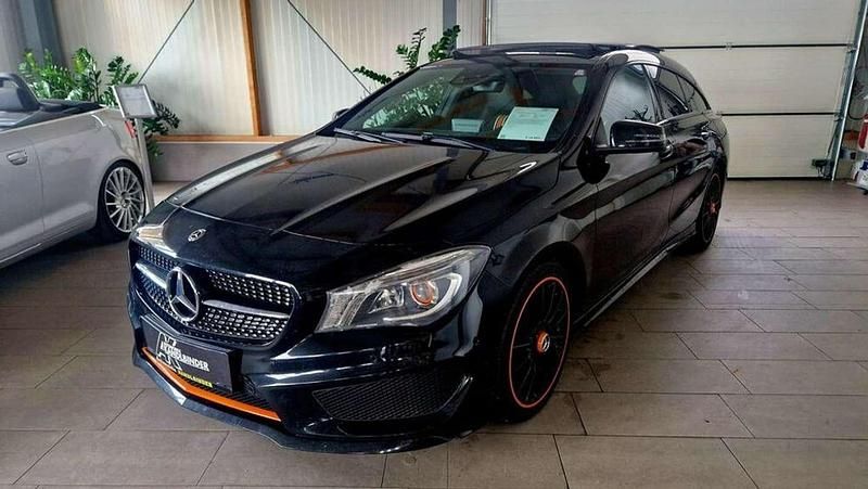 Schwarz Gebraucht 2015 Mercedes CLA200 Shooting Brake AMG line Kombi | € 17.999 (Guter Preis) - Bild 1/4