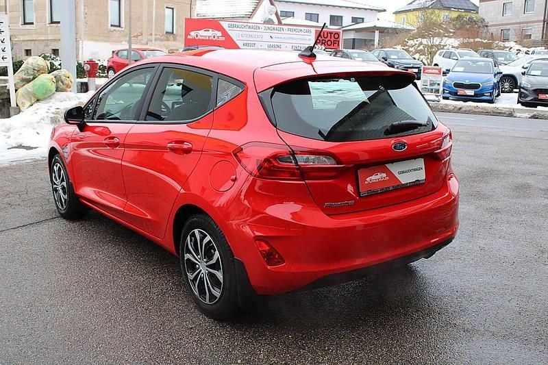 Gebraucht Ford Fiesta Trend 95 PS (69 kW) 2020 Rot Limousine