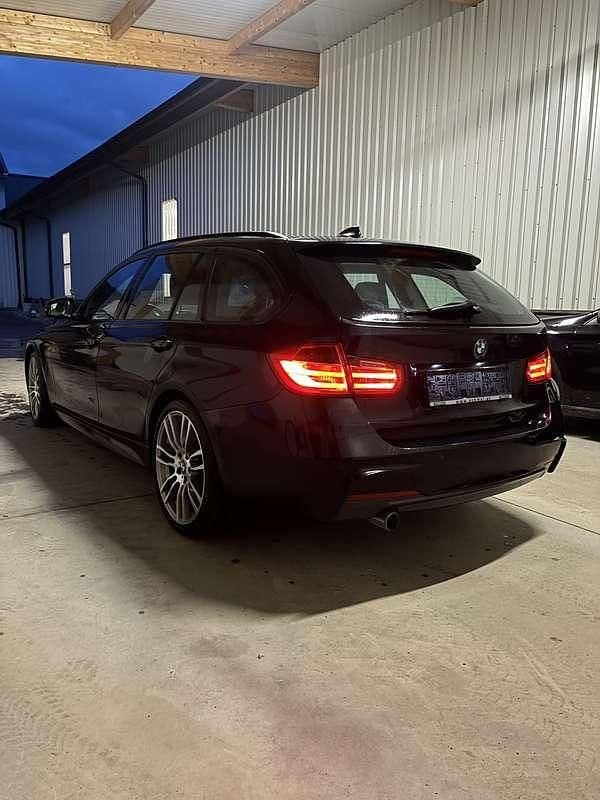 Gebraucht BMW 320 184 PS (135 kW) 2013 Schwarz Kombi