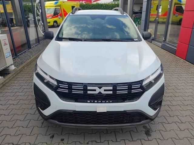 Neu Dacia Sandero 101 PS (74 kW) 2025 Limousine