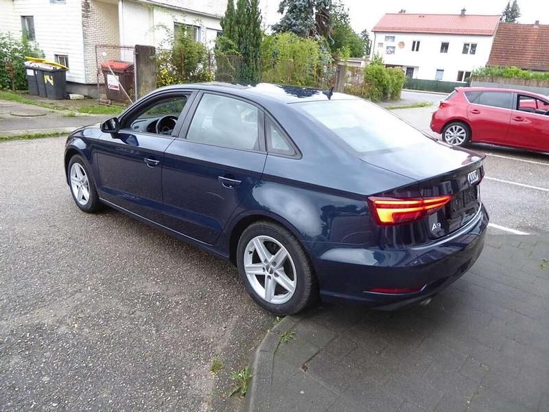 Gebraucht Audi A3 116 PS (85 kW) 2020 Blau Limousine