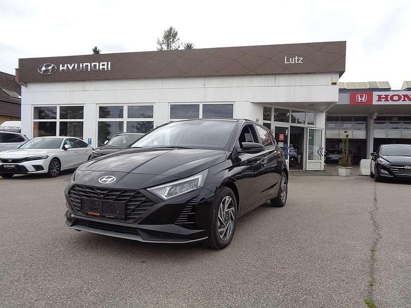 Schwarz Gebraucht 2024 Hyundai i20 Comfort Limousine | € 20.990 (Fairer Preis) - Bild 1/4