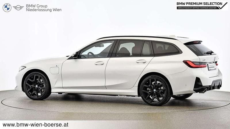 Gebraucht BMW 330e Efficient Dynamics 292 PS (214 kW) 2024 Weiß Kombi