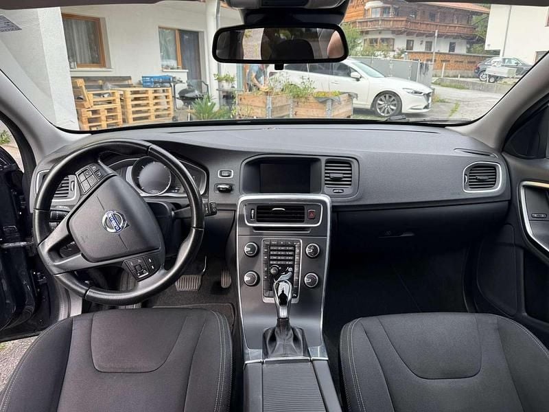 Gebraucht Volvo V60 Kinetic 120 PS (88 kW) 2018 Grau Kombi