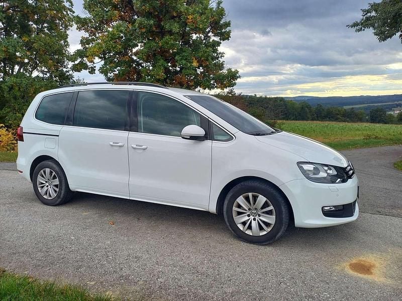 Gebraucht VW Sharan Business 150 PS (110 kW) 2016 Weiß Van / Kleinbus