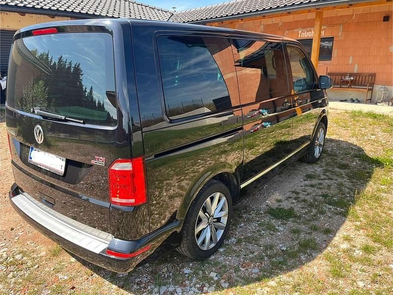 Gebraucht VW Multivan Highline 204 PS (150 kW) 2016 Schwarz Van