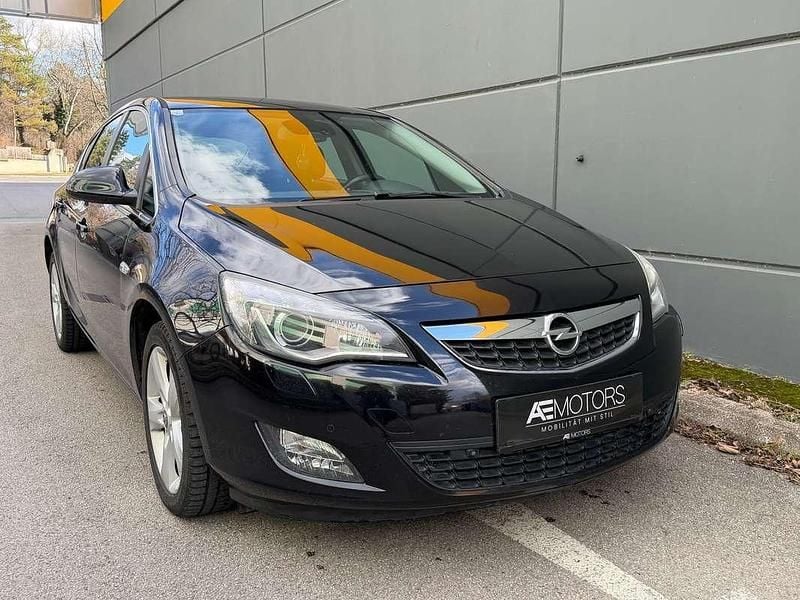 Gebraucht Opel Astra 160 PS (117 kW) 2010 Schwarz Kleinwagen