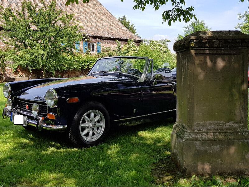 Dunkelblau Gebraucht 1973 MG Midget Cabrio | € 22.500 - Bild 1/4