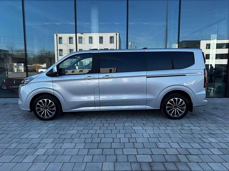 Gebraucht Ford Tourneo Custom Metall 233 PS (171 kW) 2025 Silber Van