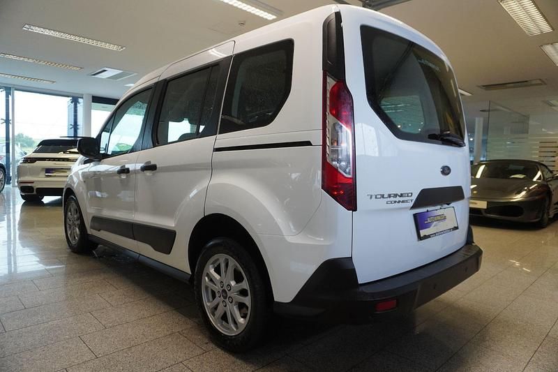 Gebraucht Ford Tourneo Trend 101 PS (74 kW) 2021 Weiß Kombi