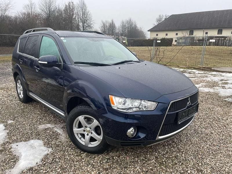 Blau Gebraucht 2012 Mitsubishi Outlander Invite SUV | € 8.300 - Bild 1/4