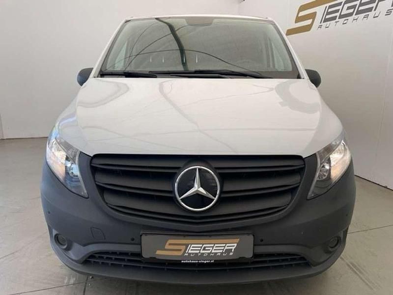 Gebraucht Mercedes Vito 163 PS (119 kW) 2022 Weiß Van