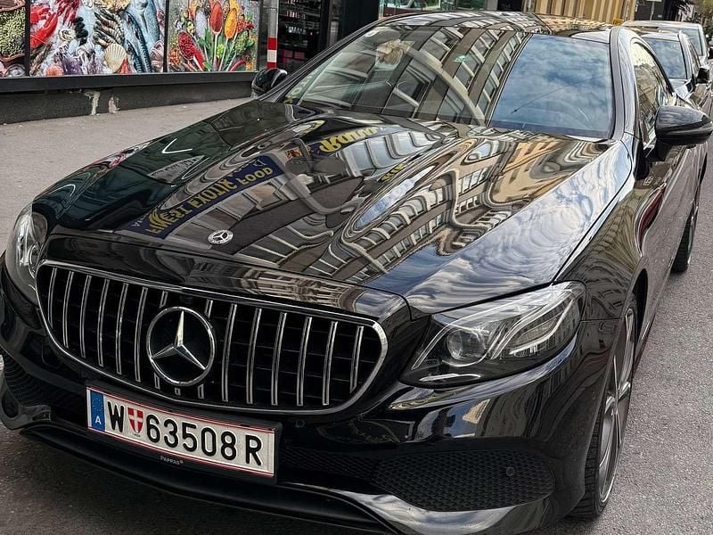 Schwarz Gebraucht 2018 Mercedes E200 Coupé | € 28.000 (Fairer Preis) - Bild 1/4