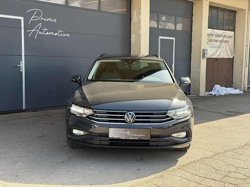 Gebraucht VW Passat 122 PS (89 kW) 2021 Grau Kombi