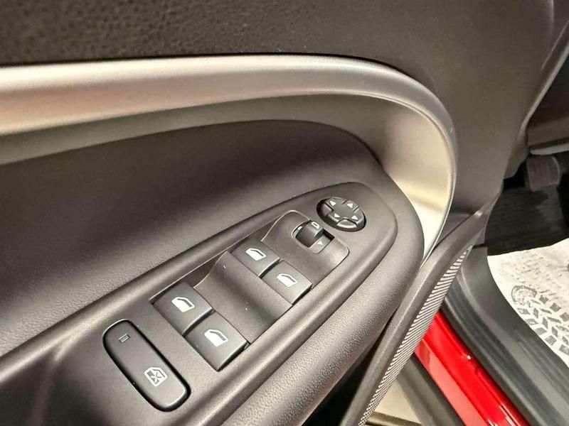 Gebraucht Jeep Avenger EV Altitude 114 kW (156 PS) 2023 Rot SUV