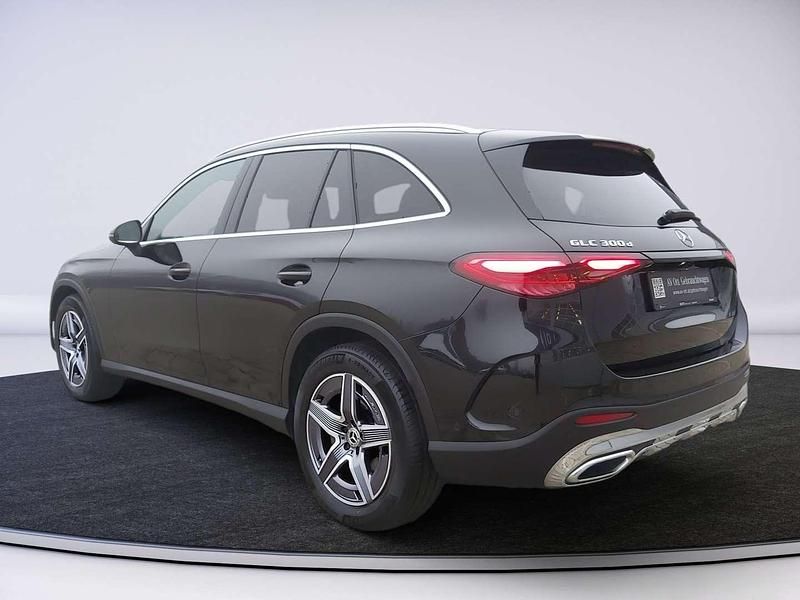 Gebraucht Mercedes GLC300 AMG 269 PS (197 kW) 2024 Schwarz SUV