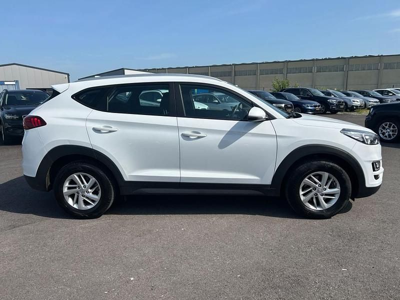 Gebraucht Hyundai Tucson 136 PS (100 kW) 2020 Weiß SUV