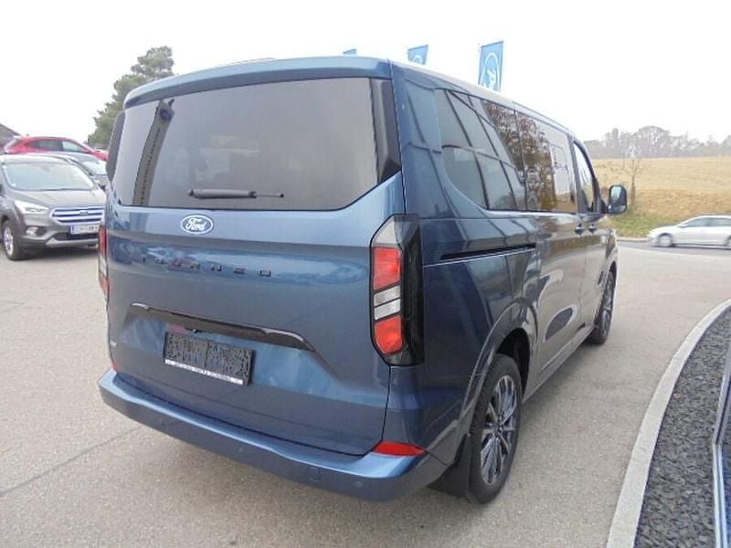 Neu Ford Tourneo Titanium 233 PS (171 kW) 2025 Van / Kleinbus
