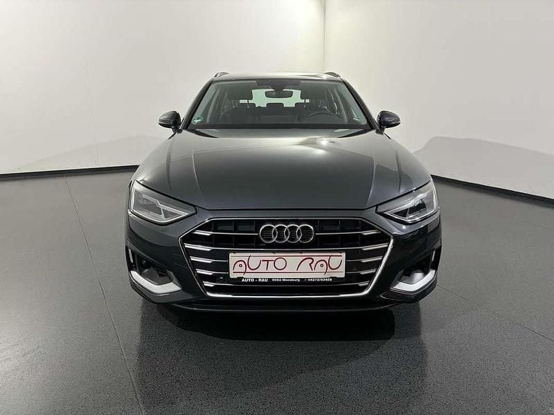 Gebraucht Audi A4 Advanced 163 PS (119 kW) 2023 Grau Kombi