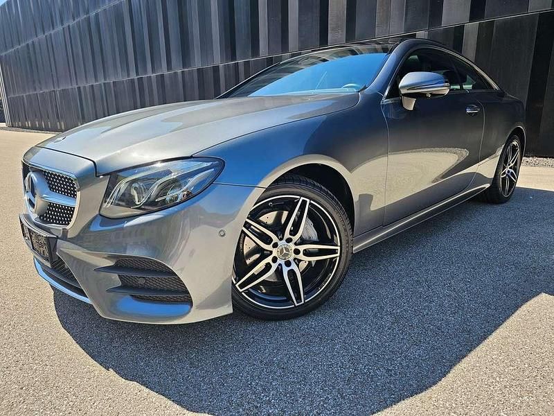 Grau Gebraucht 2018 Mercedes E220 AMG Coupé | € 39.900 (Fairer Preis) - Bild 1/4