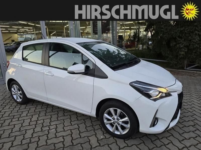 Weiß Gebraucht 2020 Toyota Yaris Active Kleinwagen | € 11.990 (Guter Preis) - Bild 1/4