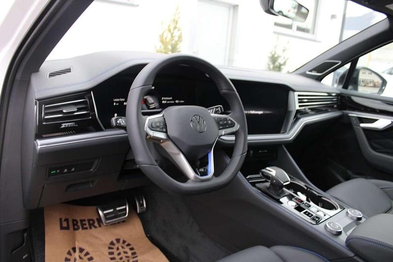 Gebraucht VW Touareg R 340 PS (250 kW) 2024 Weiß SUV