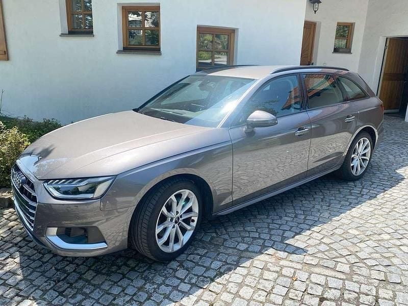 Gebraucht Audi A4 Advanced 163 PS (119 kW) 2022 Grau Kombi