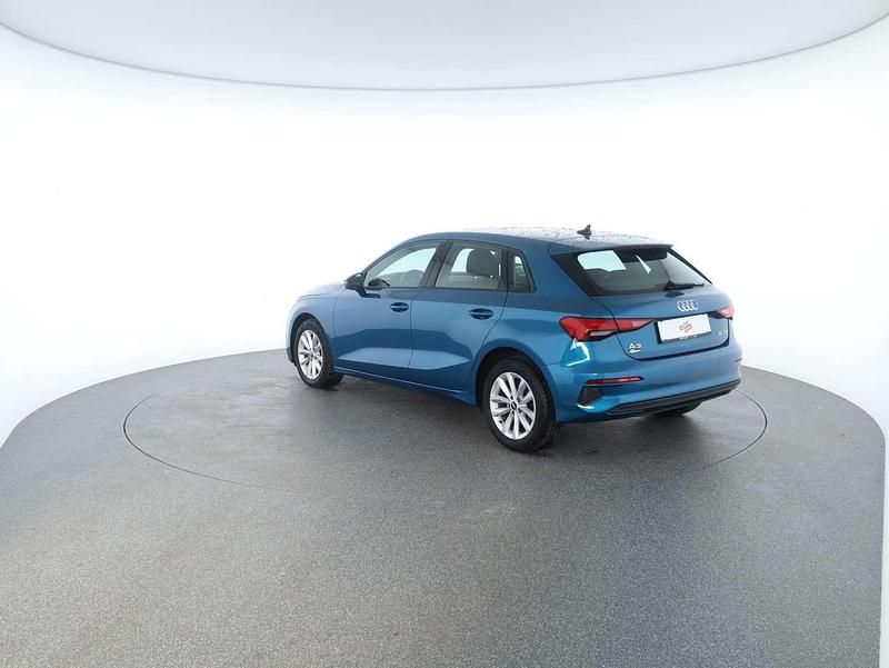 Gebraucht Audi A3 Comfort 116 PS (85 kW) 2021 Blau Limousine